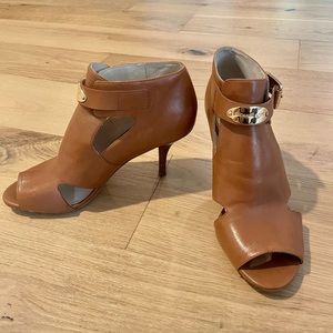 Michael Kors Shoes Size 8